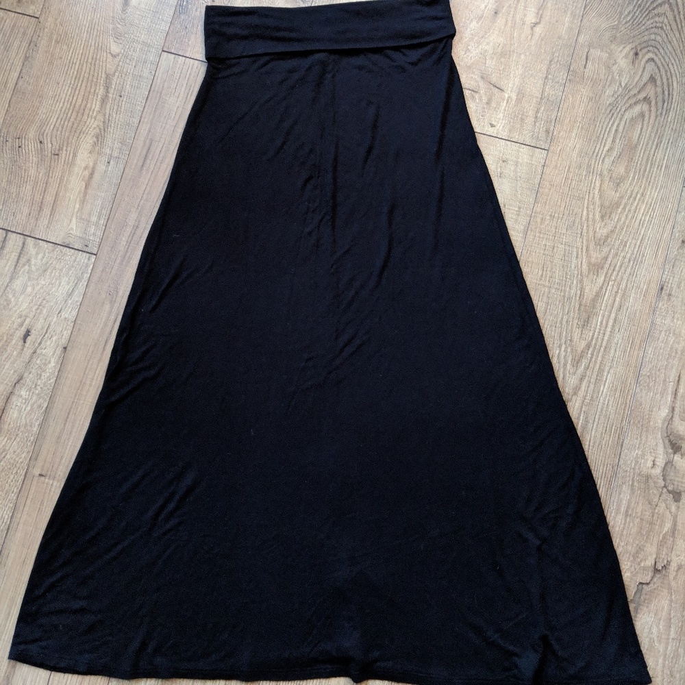 Olivia K Size Large Black Maxi Skirt